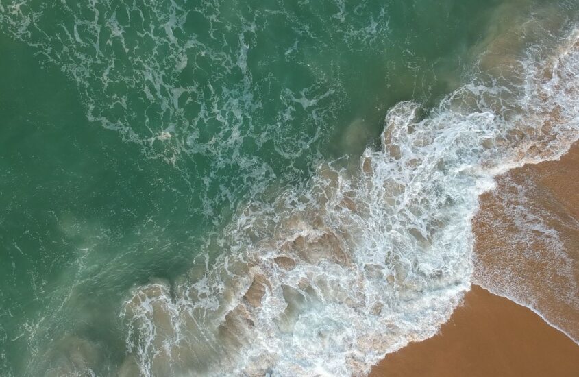 Getijden, stromingen en muien: de wetenschap van navigeren in open zeewater